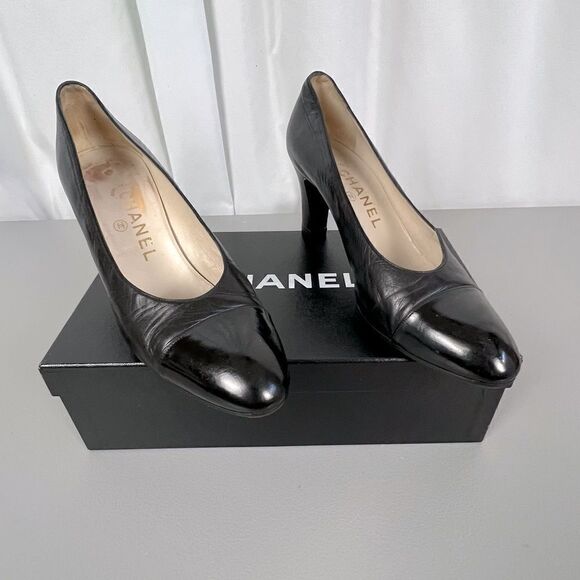 CHANEL WOMENS BLACK LEATHER HEELS SIZE 7 1/2 - Picture 1 of 16
